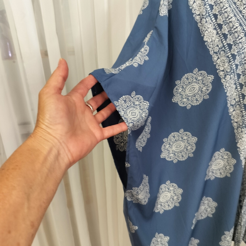 2/$30 Blue & White Satin Kimono Swim Coverup Size XL Made in USA - Picture 5 of 11